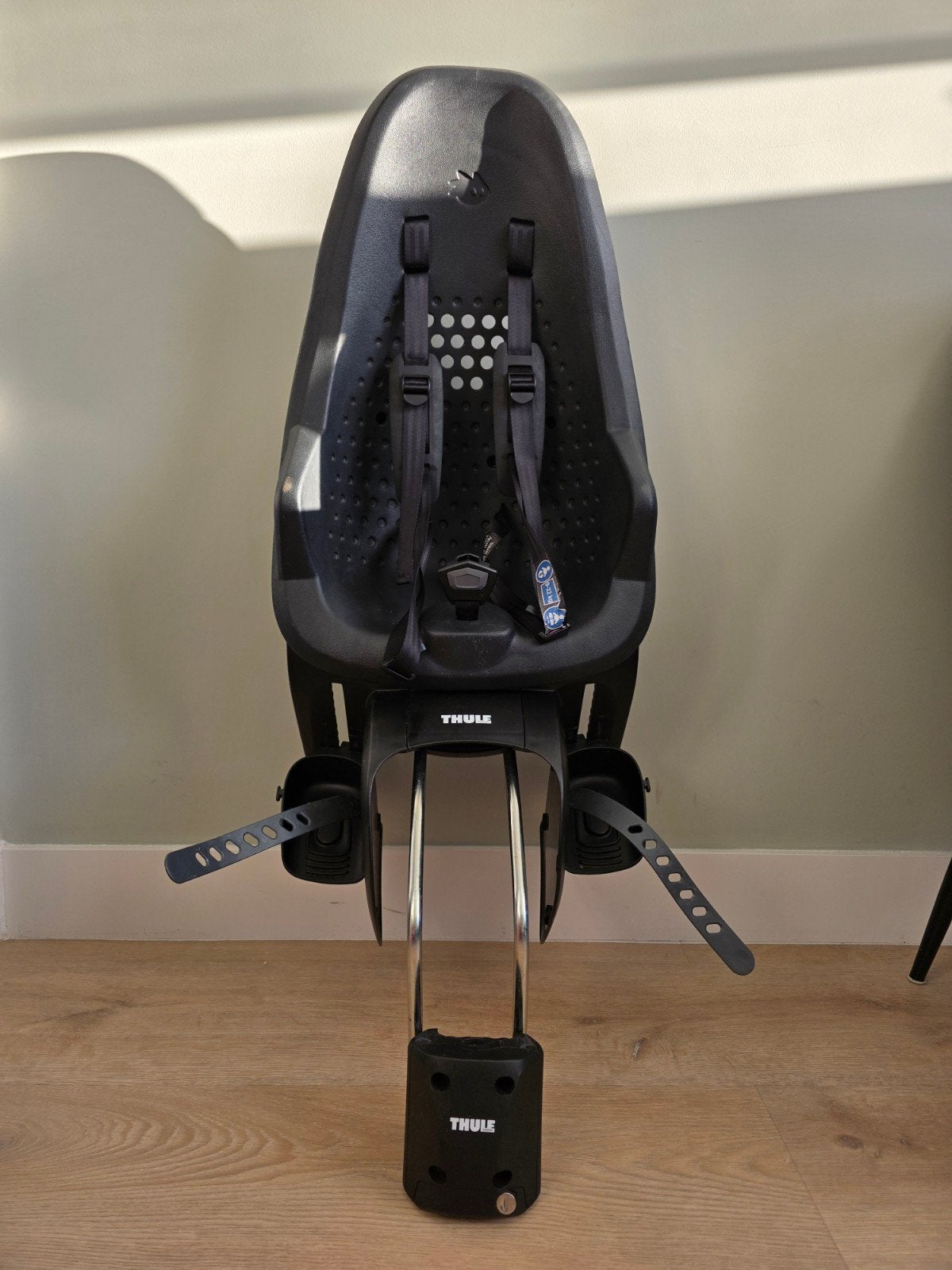 Thule Yepp Maxi Achterzitje - Zwart, Fietsen en Brommers, Achterzitje, Voetsteuntjes, 22 t/m 36 kg, Ophalen of Verzenden