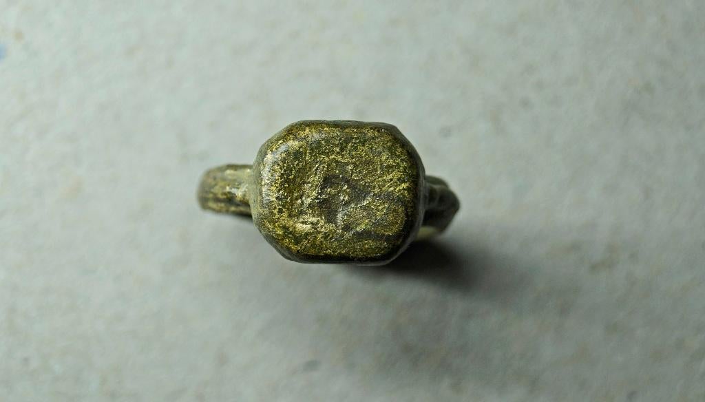 Ring - Romeins - Bodemvondst - F, Ophalen of Verzenden, Brons, Ring