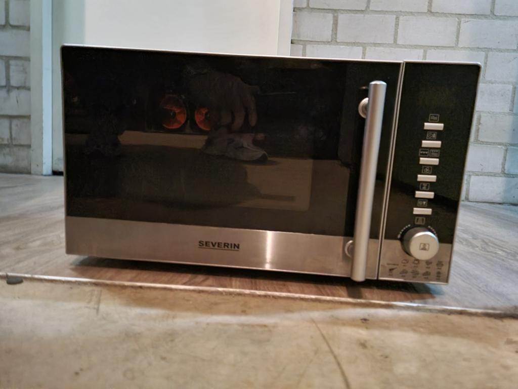 Severin Combimagnetron - Zilver/Zwart, Witgoed en Apparatuur, Magnetrons, Gebruikt, Vrijstaand, Combimagnetron, 45 tot 60 cm, Grill