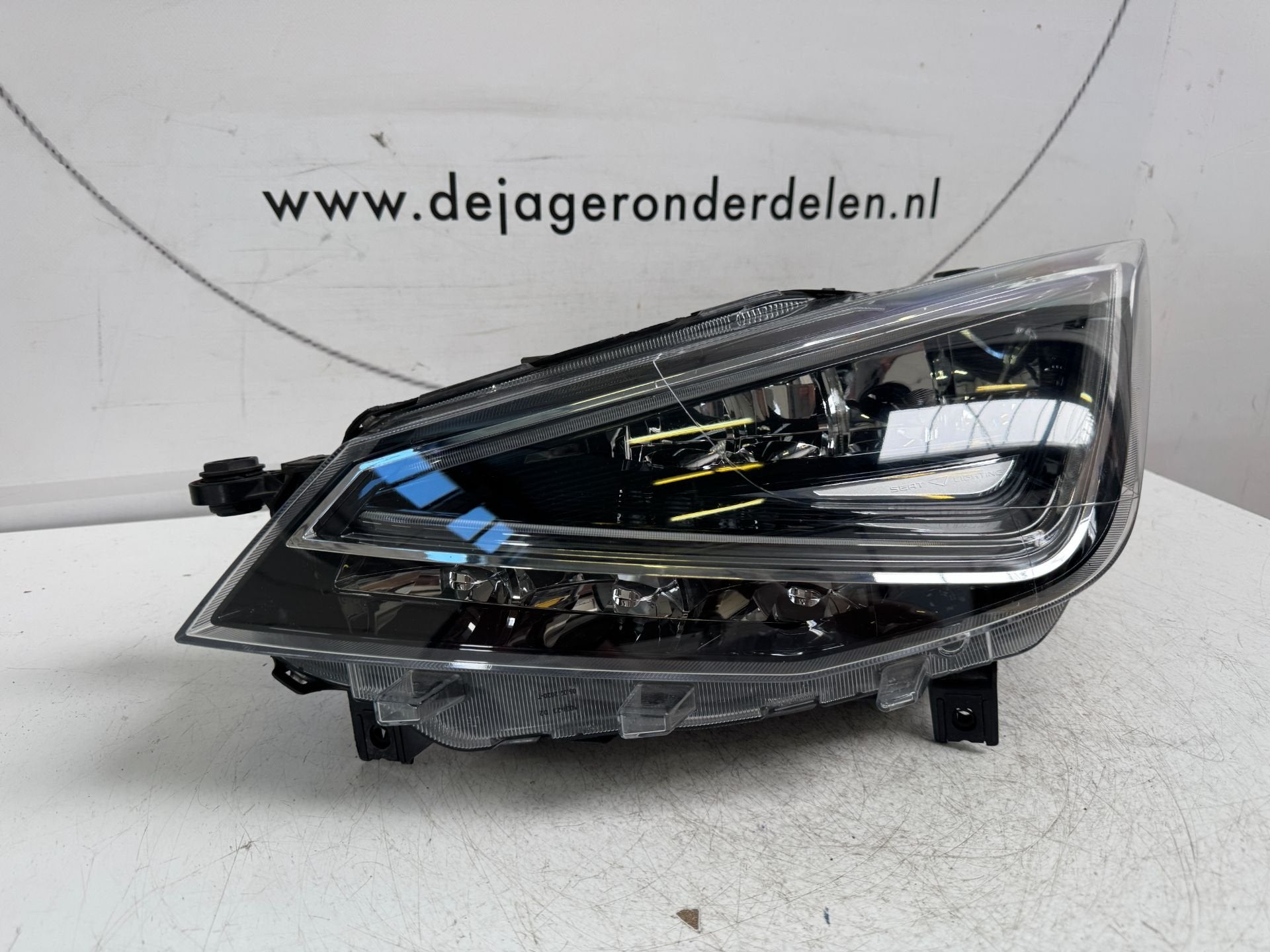 SEAT IBIZA ARONA 6F VOL LED KOPLAMP 6F1941007E, Gebruikt, Autovia A-2, Km 585 585
08760  Martorell, ES, Ophalen of Verzenden, SEAT S.A.