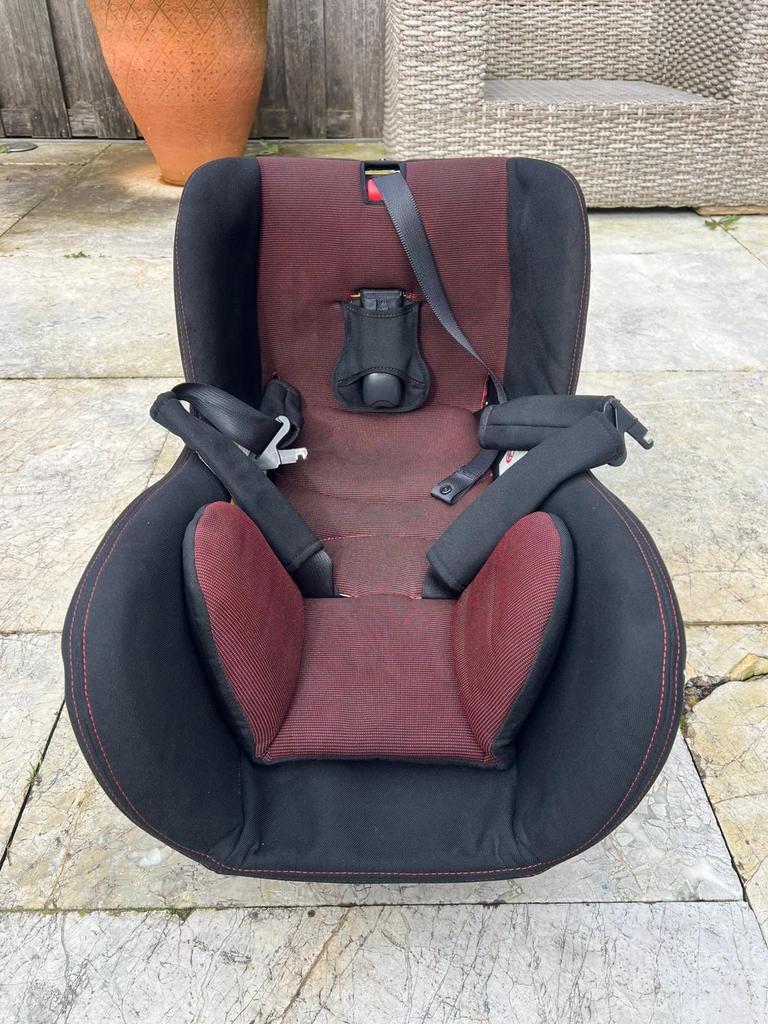 Origineel Audi kinderzitje - Zwart/Rood, Kinderen en Baby's, Autostoeltjes, Zijbescherming, Ophalen, Overige merken, Gebruikt