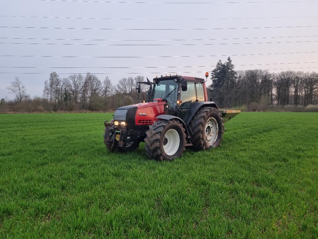 Valtra 6850 hitech bj 2005 met Quicke voorlader bj 2008, Gebruikt, 120 tot 160 Pk, 7500 tot 10000, Ophalen