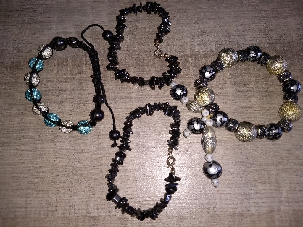 armbandjes 4 stuks, Overige materialen, Overige kleuren, Ophalen of Verzenden, Zo goed als nieuw
