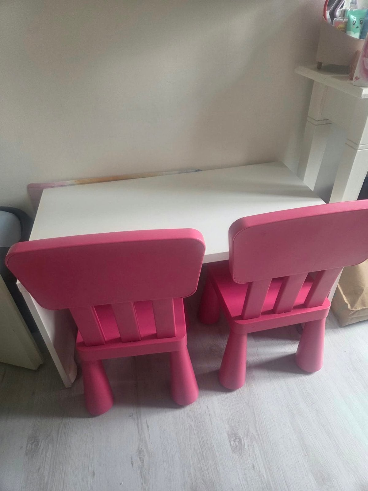 IKEA SMÅSTAD bank met 2 roze stoeltjes, Kinderen en Baby's, Ophalen of Verzenden, Gebruikt, Tafel(s) en Stoel(en)
