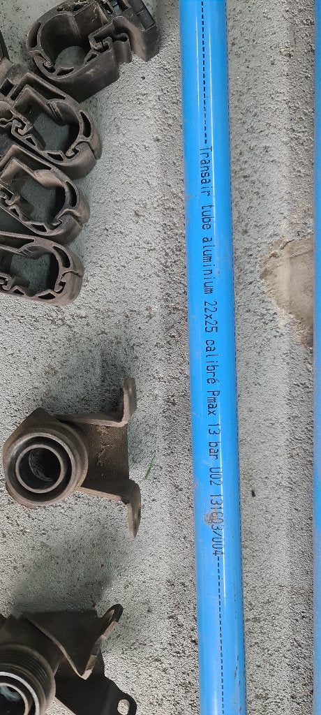 Luchtleiding met ophanging, Ophalen, Zo goed als nieuw, Minder dan 200 liter/min, 10 bar of meer