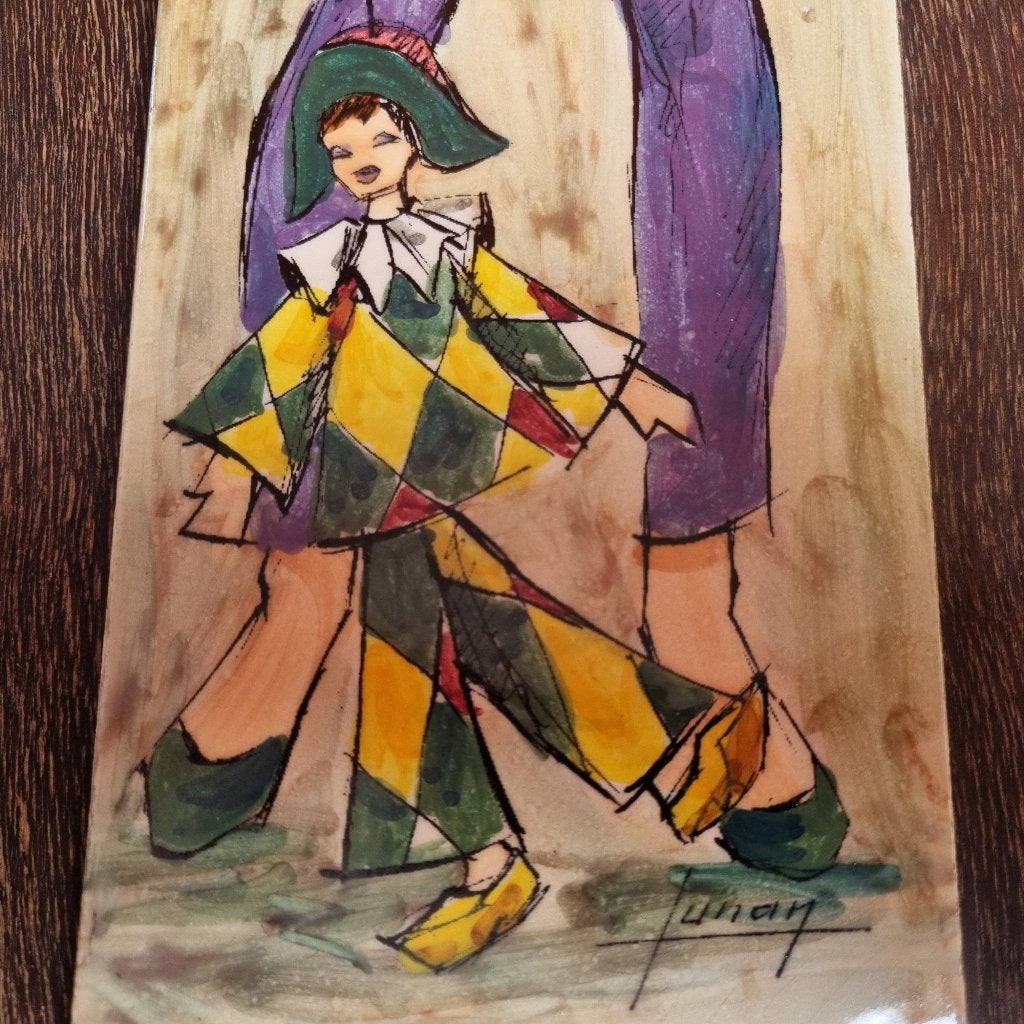 gesigneerd vintage houten tegelpaneel dame met marionetten, Ophalen of Verzenden