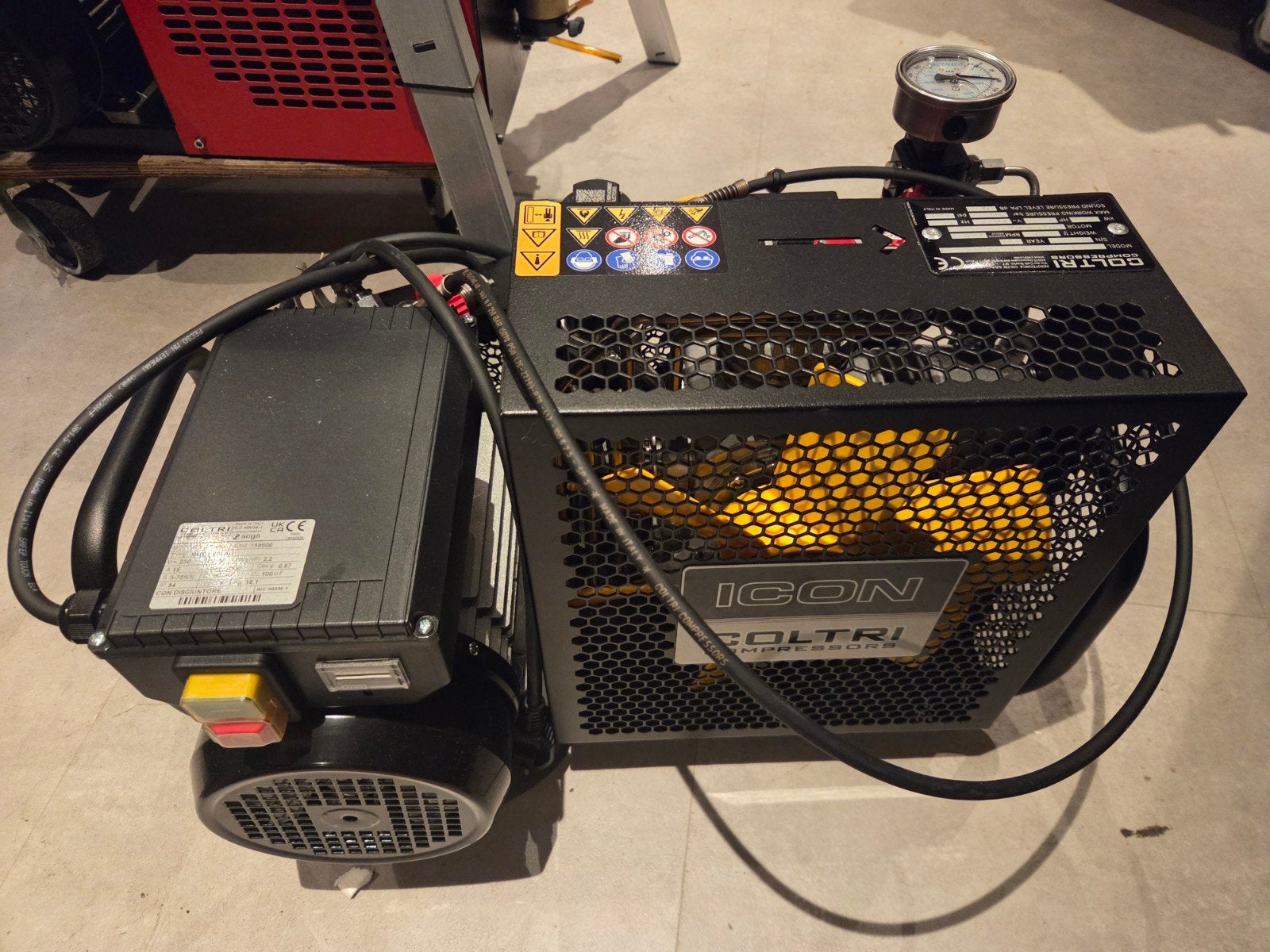 Coltri ICON LSE 100 EM Duikcompressor, Ophalen, Zo goed als nieuw, Duikcomputer