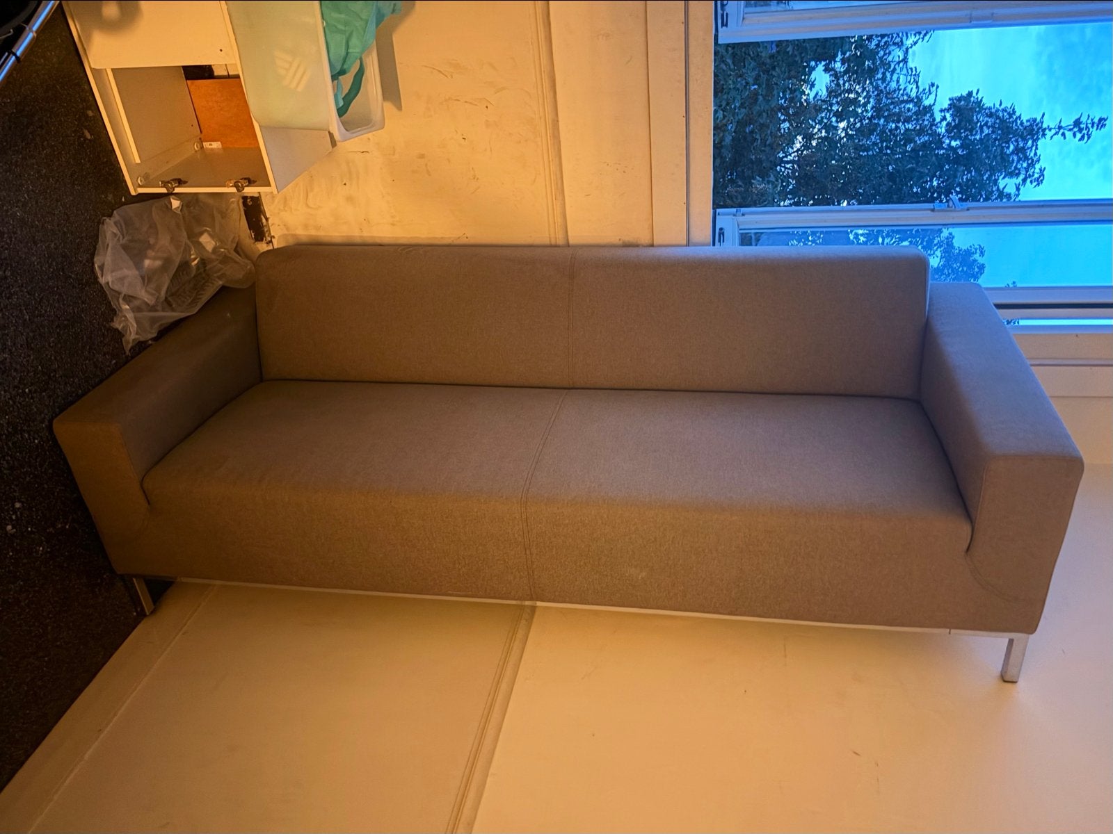 Bank in goede staat, 210cm breed. MOET WEG, Huis en Inrichting, Ophalen, Gebruikt, Driepersoons, 75 tot 100 cm
