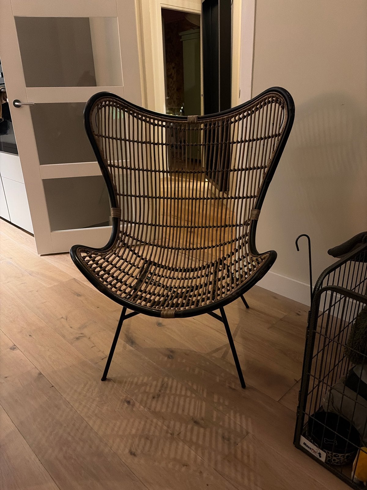 Rotan vlinderstoel, 110 cm hoog, Huis en Inrichting, Ophalen, Gebruikt, Bruin, Riet of Rotan