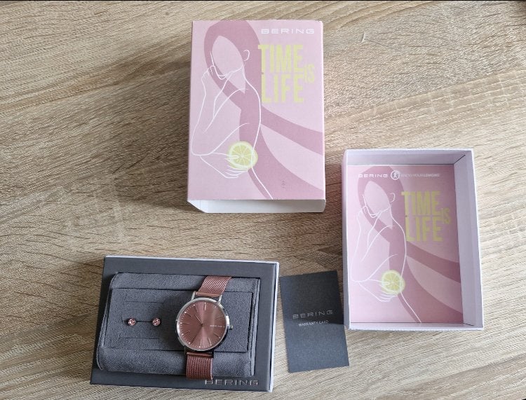 Nieuw Bering Dames Horloge Roze + Oorbellen, Sieraden, Tassen en Uiterlijk, Horloges | Dames, Overige merken, Staal, Staal, Polshorloge