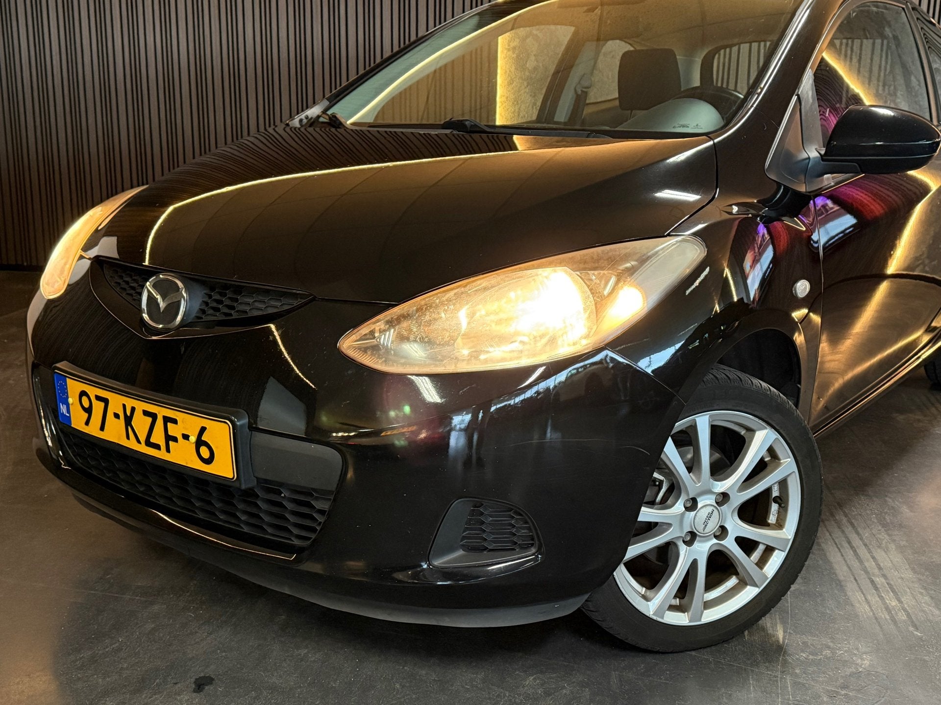 Mazda 2 1.3 XS 3-deurs | LM Velgen | Elektrisch Pakket | NAP, Voorwielaandrijving, Dealer onderhouden, Stof, Gebruikt