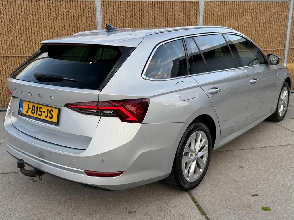 Skoda Octavia Combi 1.5 TSI First Edition Trekhaak | Stoelve, Auto's, Skoda, Voorwielaandrijving, 4 cilinders, 150 pk, Automatische klimaatregeling