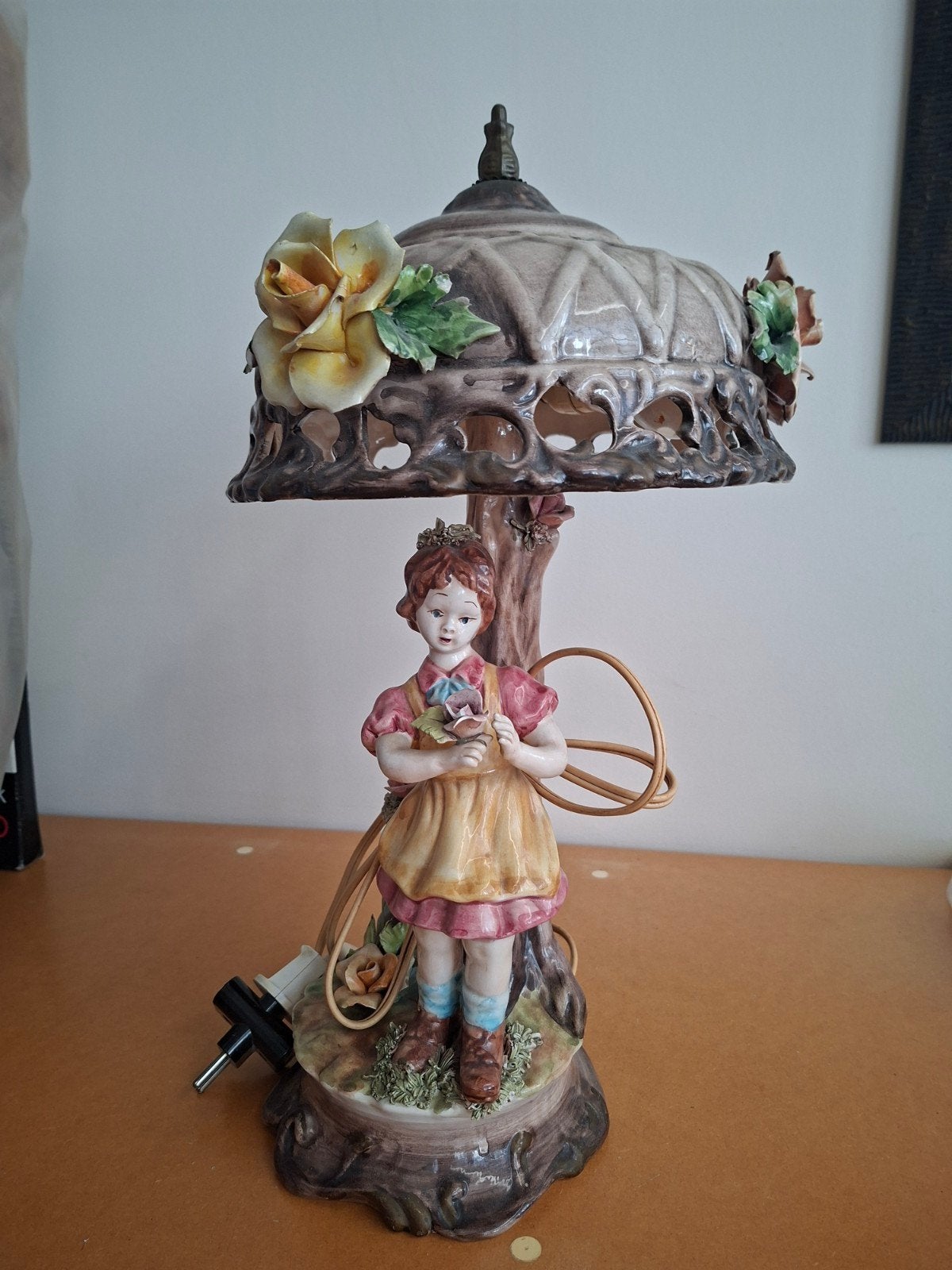 Vintage porseleinen tafellamp met meisje en bloemen, Ophalen of Verzenden