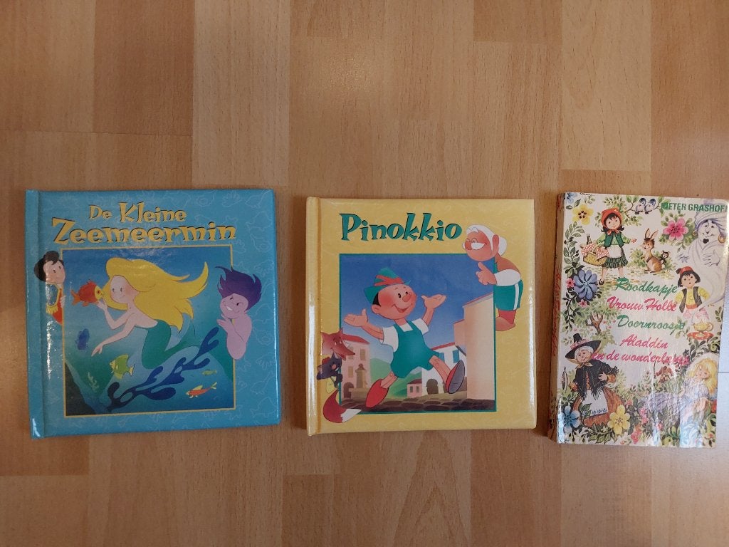 3 Sprookjes boeken, Ophalen of Verzenden, Gelezen