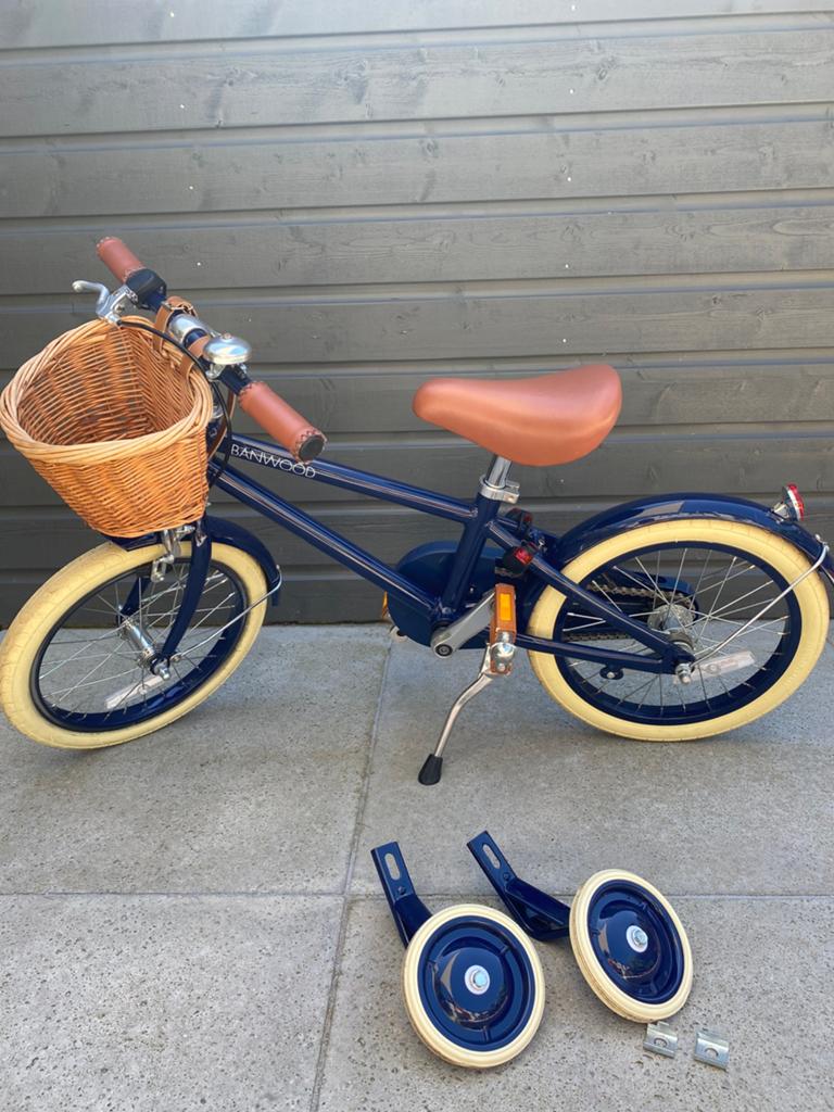 Banwood 16” kinderfiets incl zijwielen, mandje, lamp, helm, Ophalen, Terugtraprem, Zijwieltjes, 16 tot 20 inch