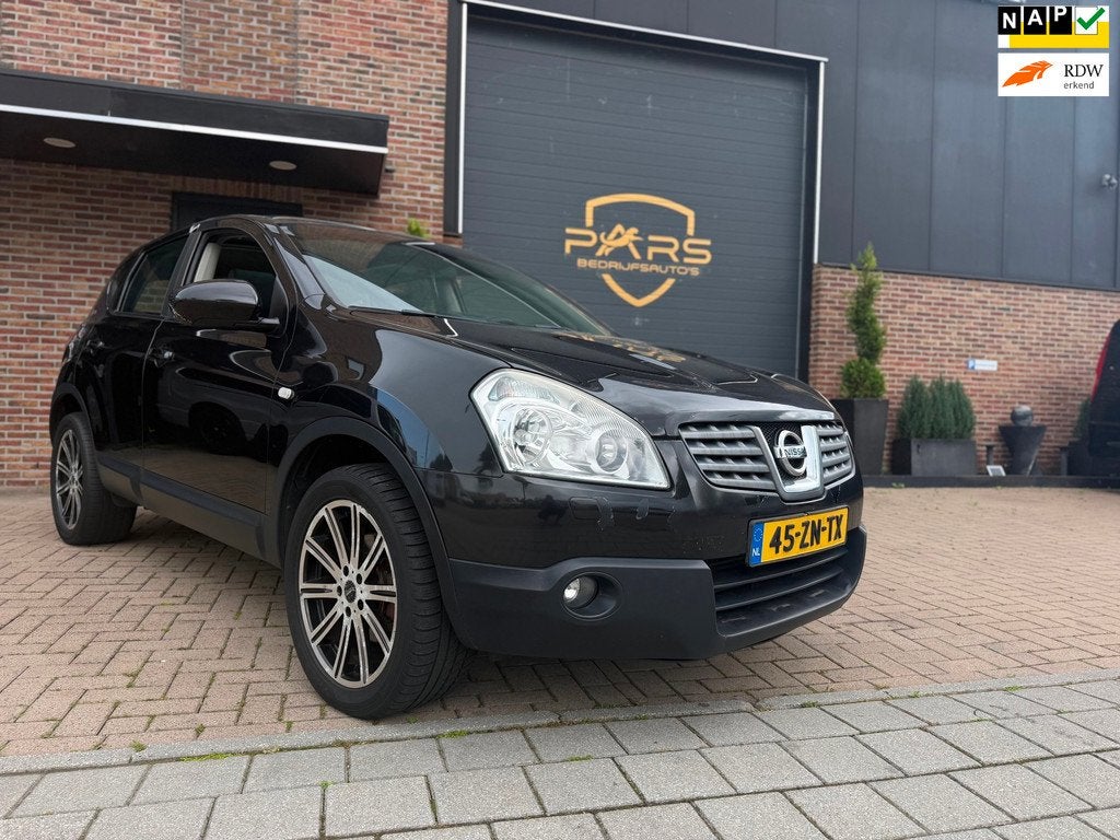 Nissan Qashqai 2.0 dCi Tekna Premium 4WD Automaat 4X4 Pano A, Auto's, Nissan, 1350 kg, Zwart, 4 cilinders, 150 pk