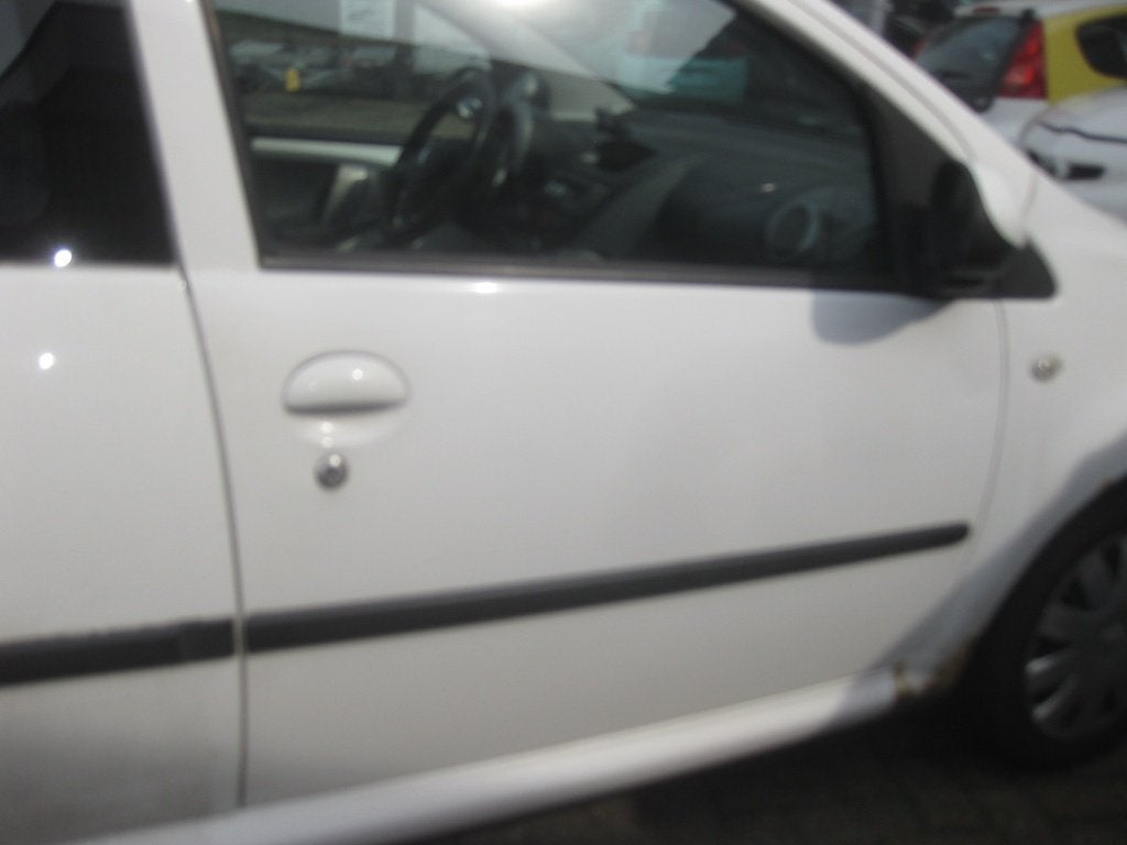 witte deur, deuren, voorbumper, peugeot 107 , citroen c1, Ophalen of Verzenden, Achter, Citroën, Bumper