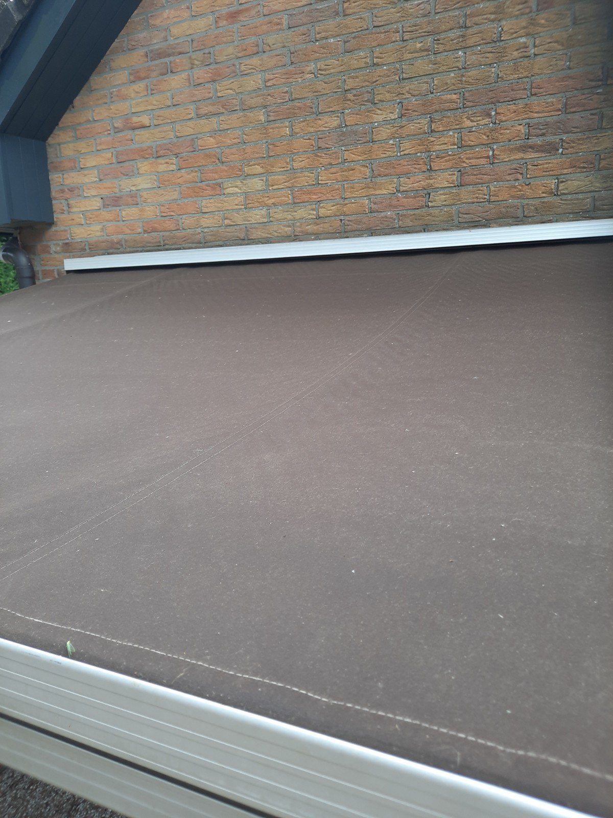 Foto 8 van zonnescherm met knikarm