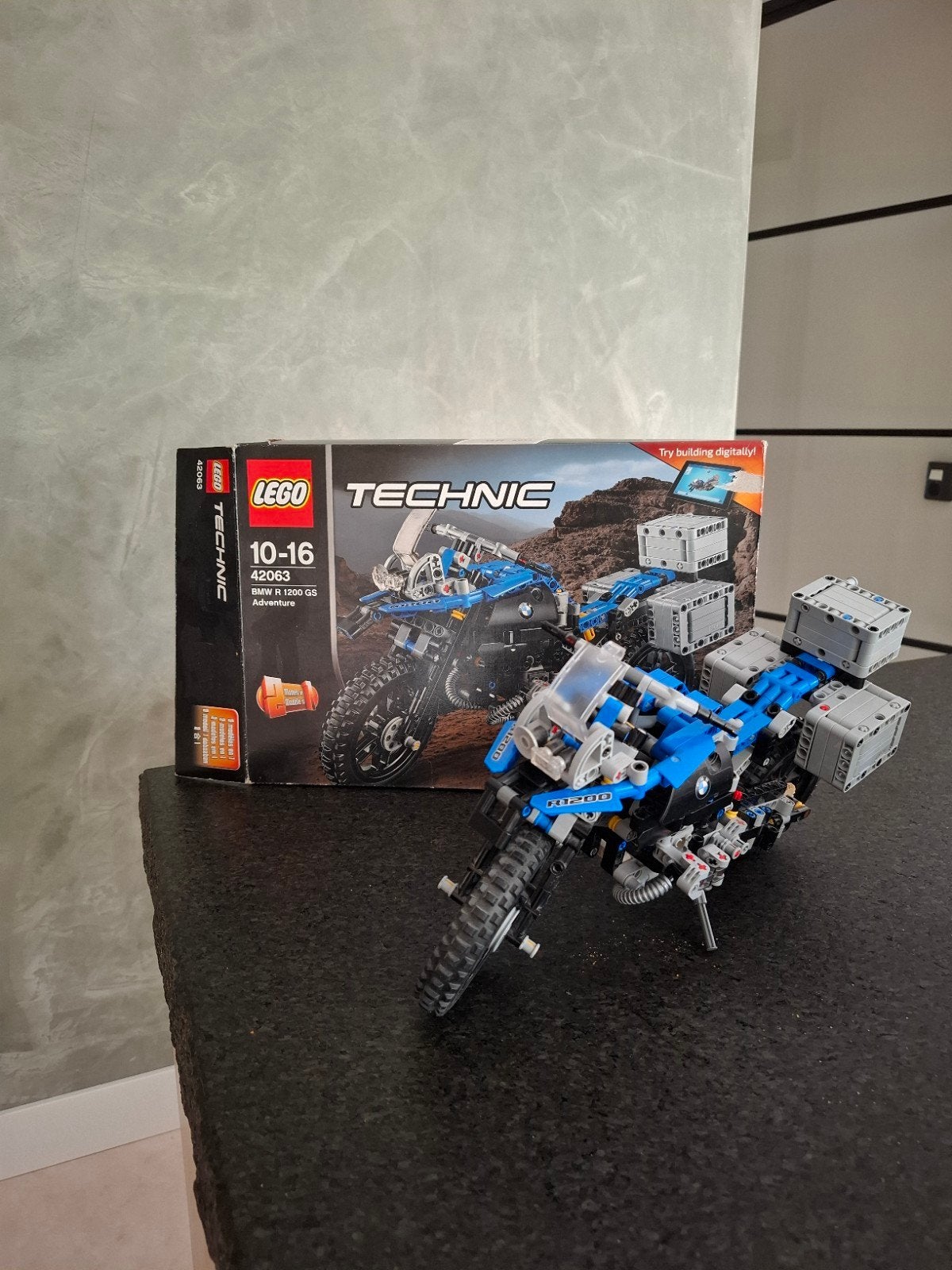 42063 lego BMW R1200 GS Adventure, Ophalen, Compleet, Lego, Zo goed als nieuw