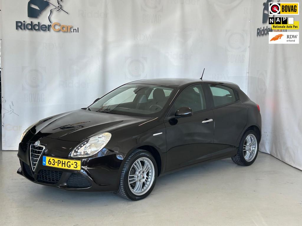 Alfa Romeo Giulietta 1.4 T Progression|NAP|AIRCO|VELGEN|BOEK, Voorwielaandrijving, Euro 5, Gebruikt, 4 cilinders