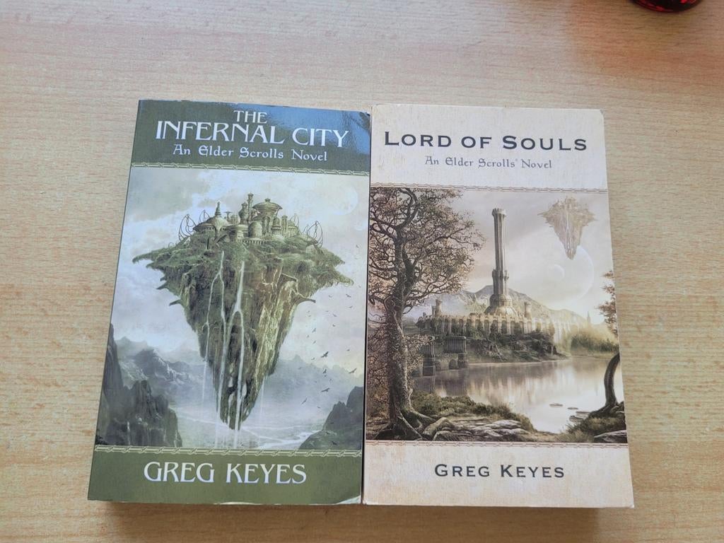 2x Greg Keyes, Boeken, Ophalen of Verzenden