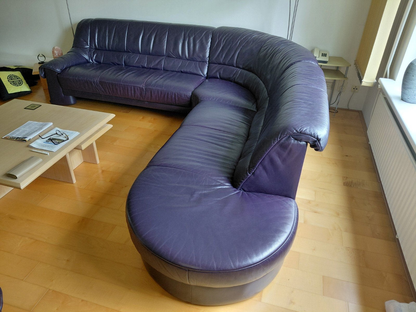 Aubergine hoekbank en fauteuil. Fauteuil ook los te koop, Ophalen, Gebruikt, Minder dan 150 cm, Modern