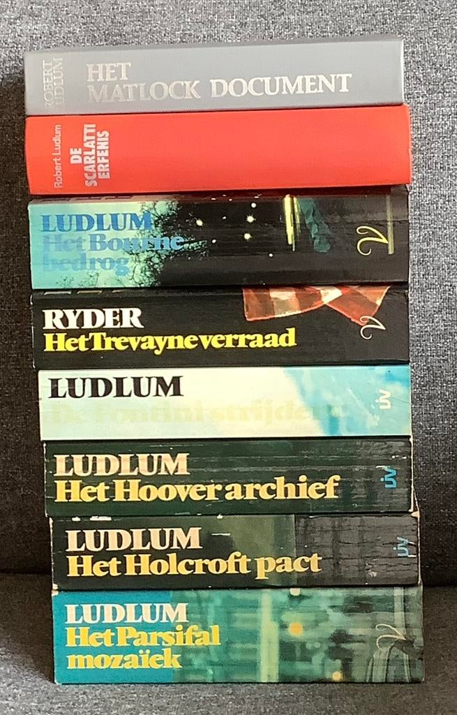 7x Robert Ludlum 1 x Jonathan Ryder €1,- per stuk, Ophalen of Verzenden, Gelezen