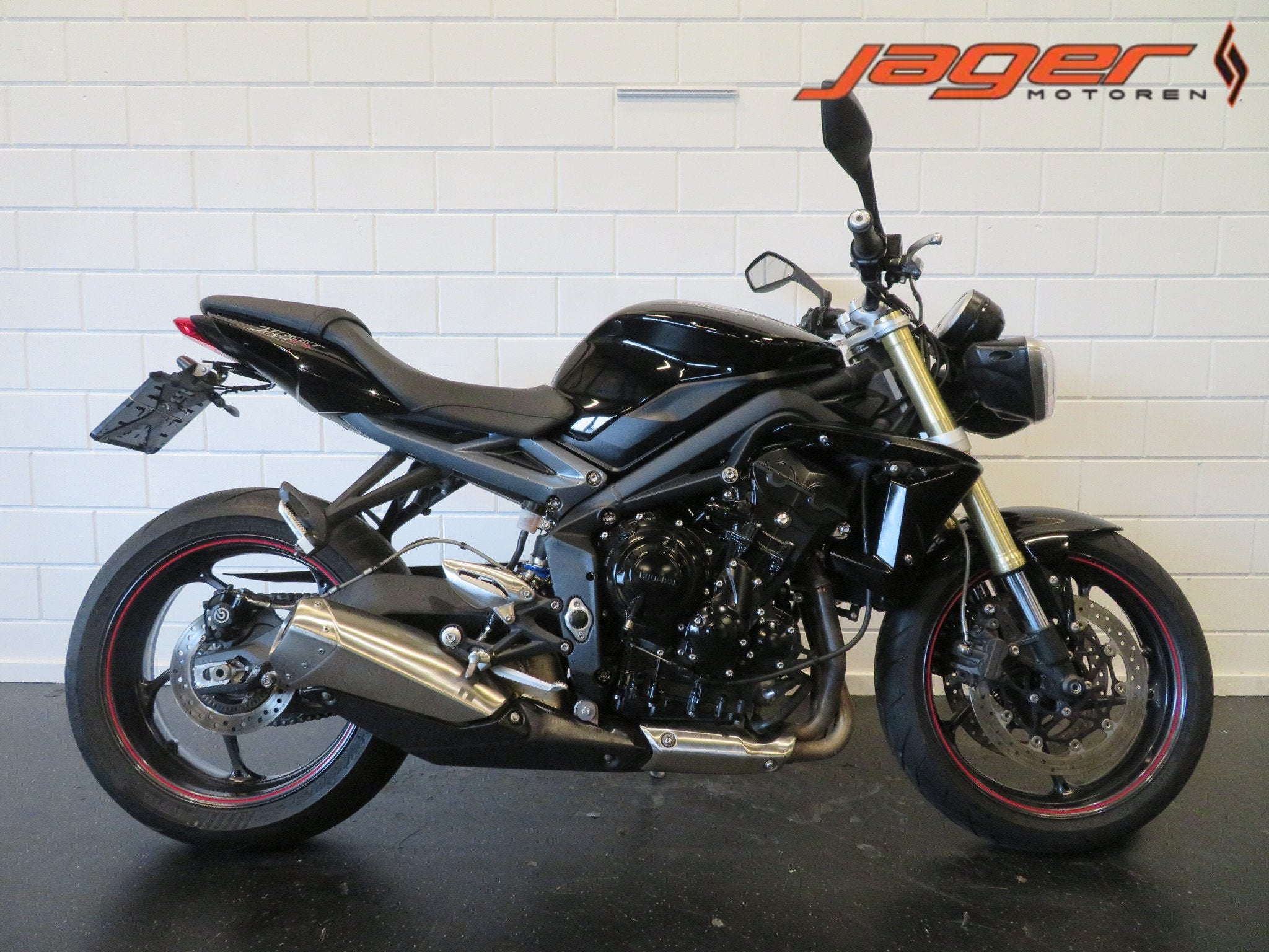 Triumph STREET TRIPLE 675 BLACK EDITION TOP (bj 2016), 675 cc, Naked bike, Gebruikt, Bedrijf