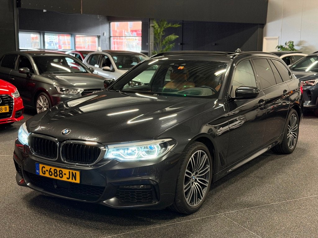 BMW 5-serie Touring 540i xDrive High Executive M-Pakket LED/, Automaat, Gebruikt, Euro 6, 2000 kg