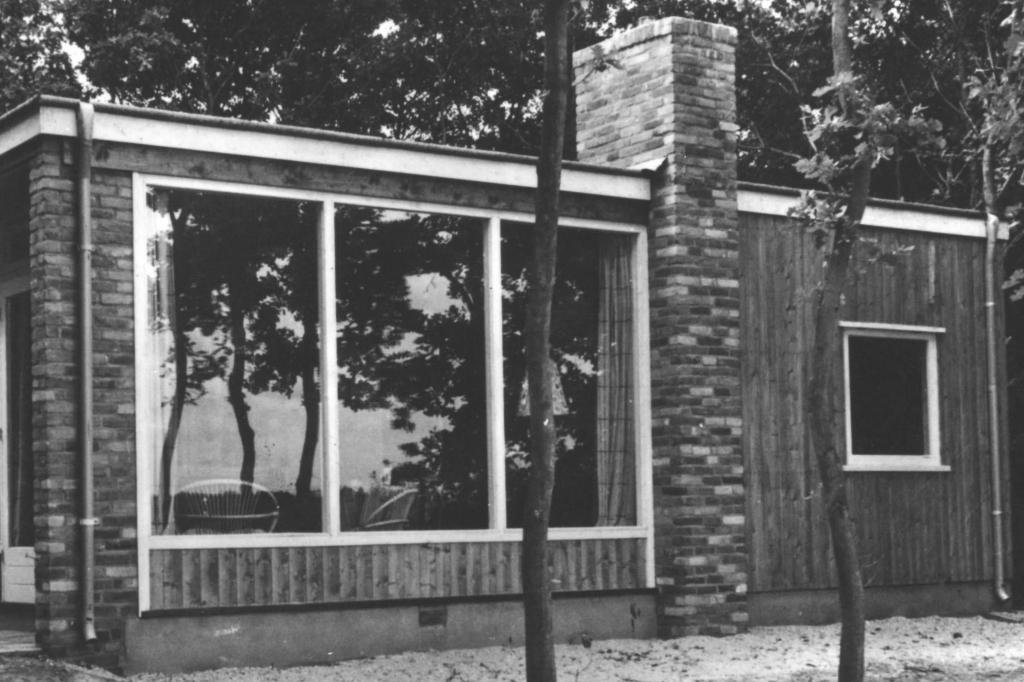 948551 Garderen Bungalow Kastelenhof 1972 Gelopen met zegel, Ophalen of Verzenden, 1960 tot 1980, Gelopen, Gelderland