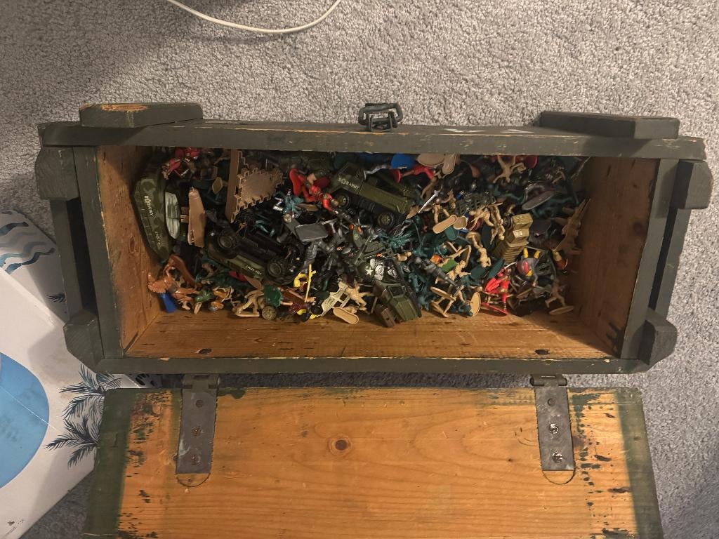 legerkist met soldaatjes, Ophalen of Verzenden, Gebruikt