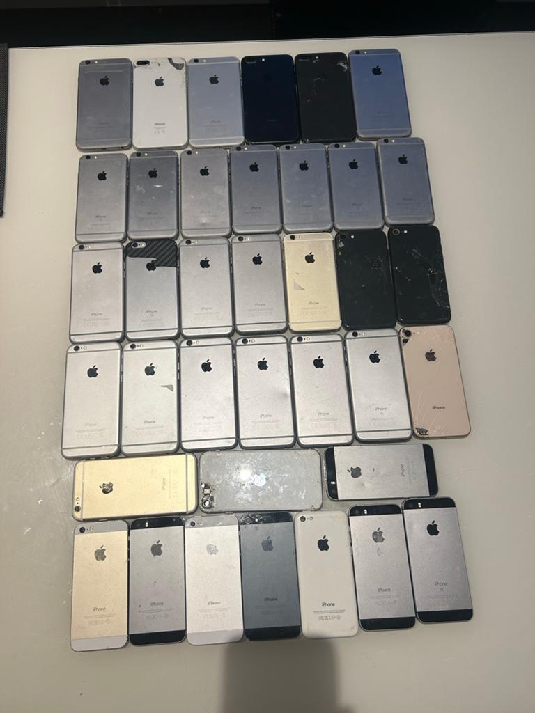 Partij van 37 defecte iPhones (diverse modellen), Telecommunicatie, Mobiele telefoons | Apple iPhone, Niet werkend, 64 GB, Zonder abonnement
