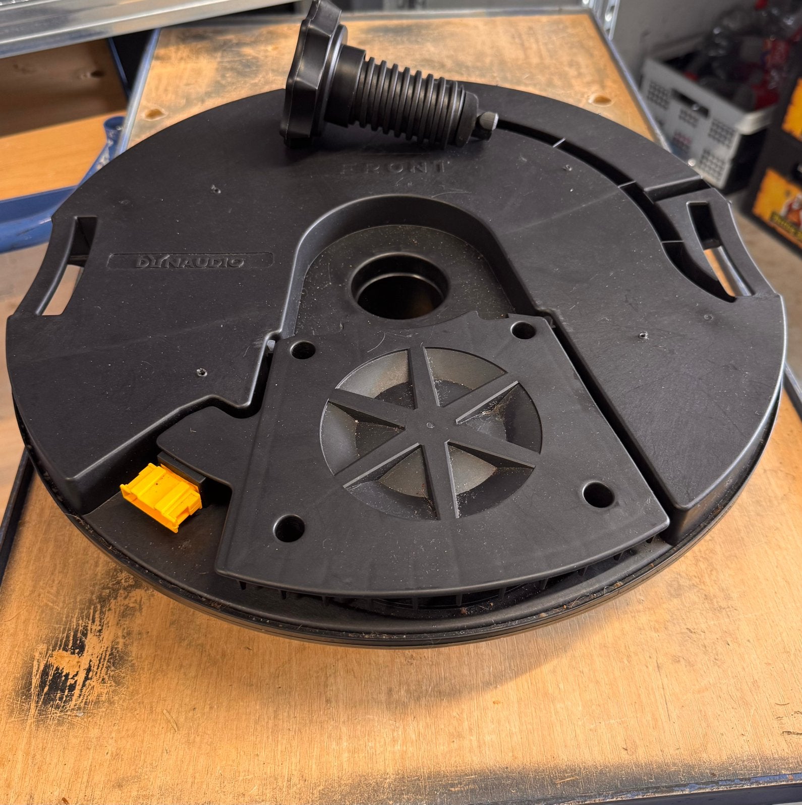 DynAudio VW Golf subwoofer, Ophalen, Zo goed als nieuw