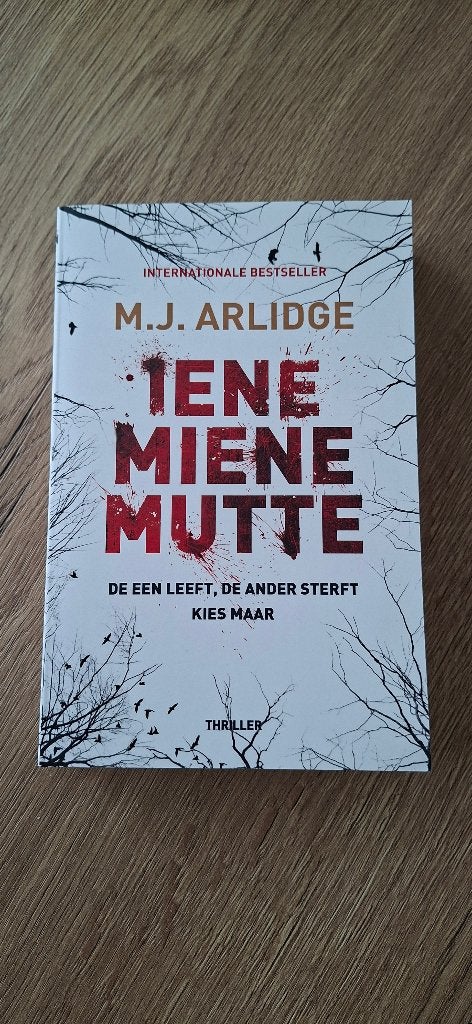 M.J. Arlidge - Iene Miene Mutte, Boeken, Nieuw, Ophalen of Verzenden, Nederland, M.J. Arlidge