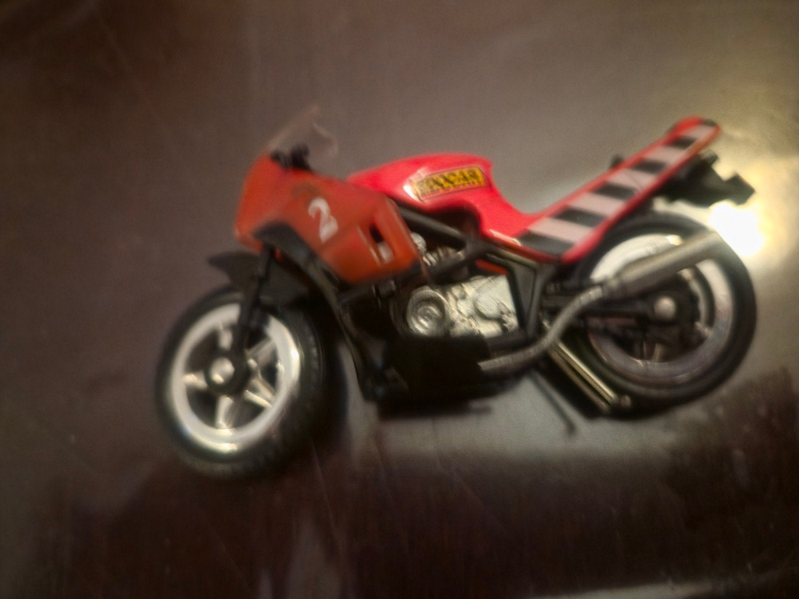 Verzameling modelvoertuigen: motoren, auto en busje, Gebruikt, 1:50 of kleiner, Overige typen, Ophalen
