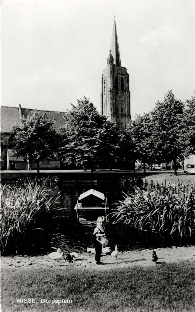 Nisse – Dorpsplein met veate., Ophalen of Verzenden, 1960 tot 1980, Ongelopen, Zeeland