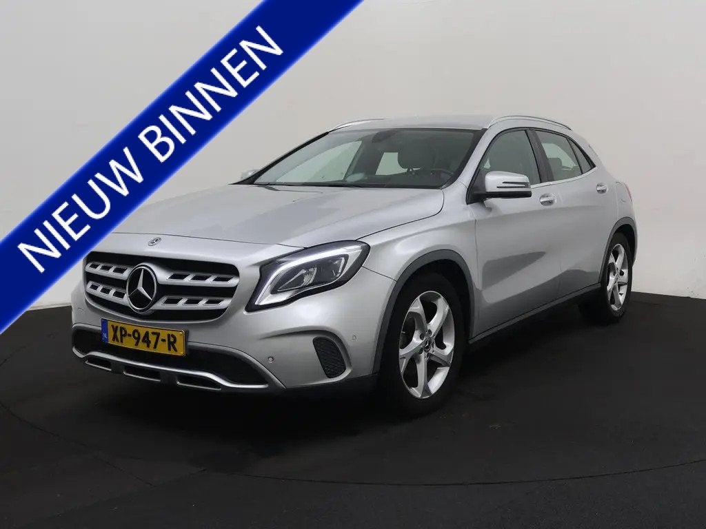 Mercedes-Benz GLA 180 Premium Plus Comfort onderstel, Gebruikt, 4 cilinders, 715 kg, 122 pk