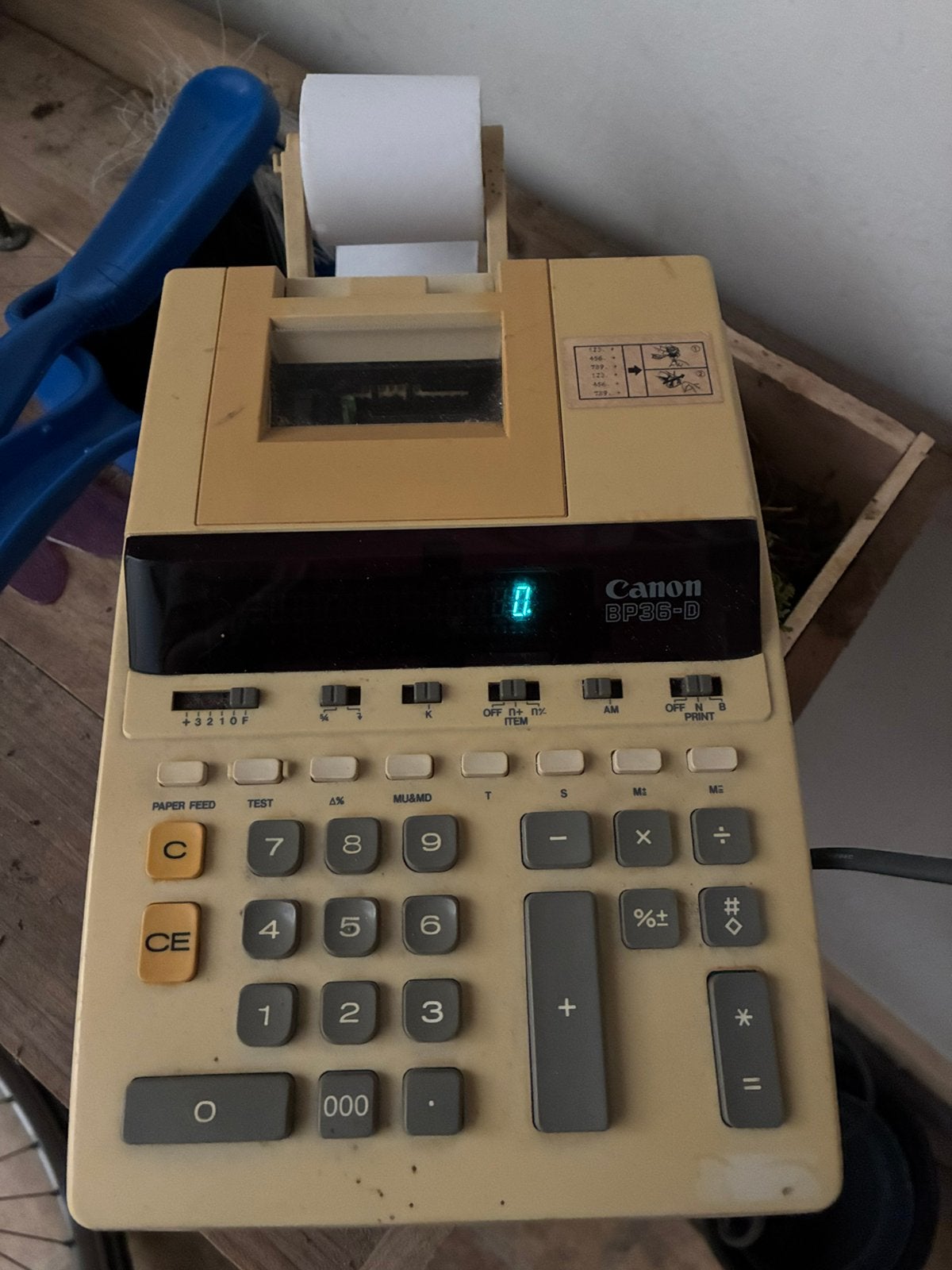 Electronische vintage rekenmachine, Verzamelen, Ophalen, Computers en Rekenmachines