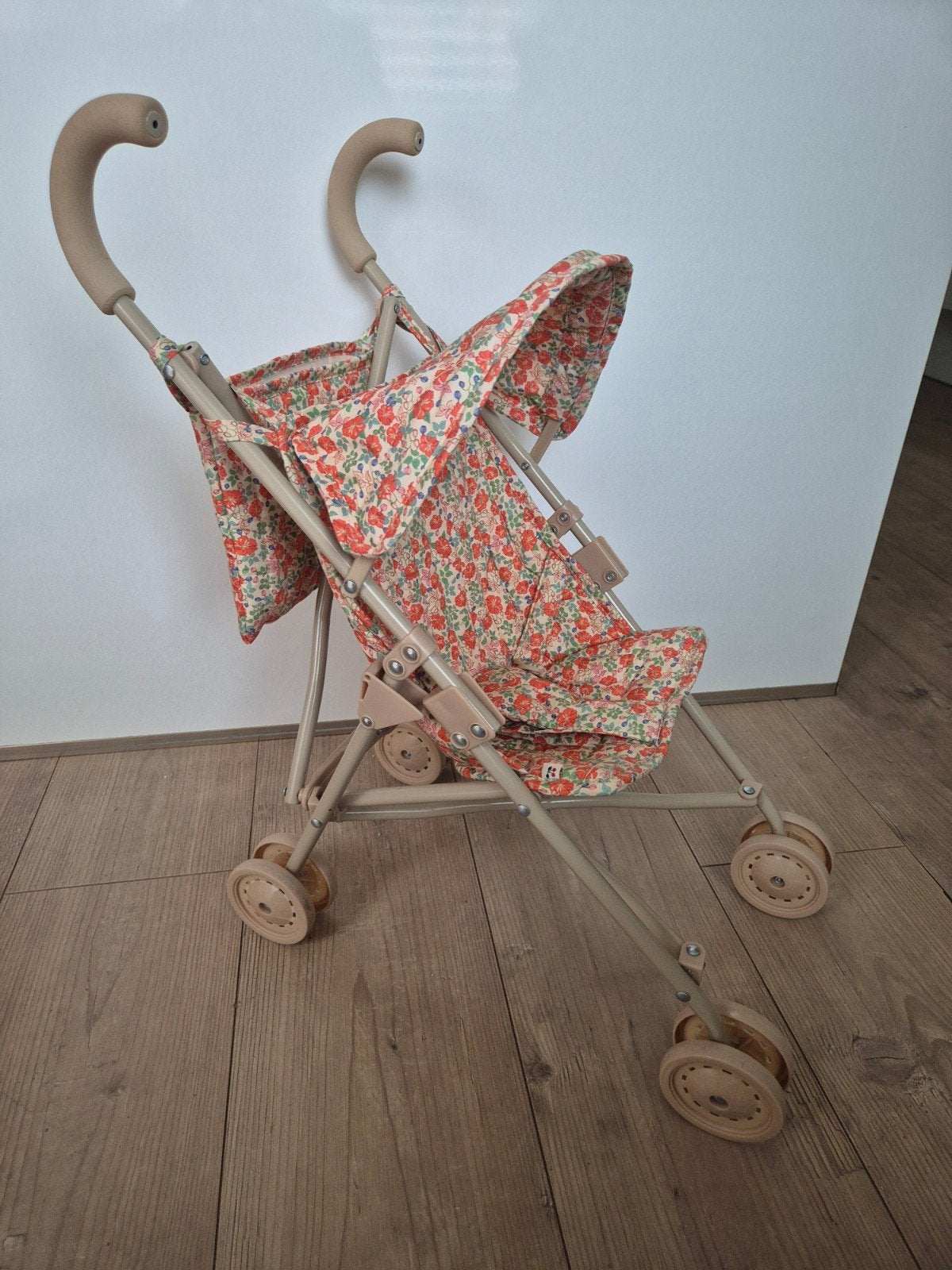 Konges Slojd poppenbuggy, Ophalen, Zo goed als nieuw