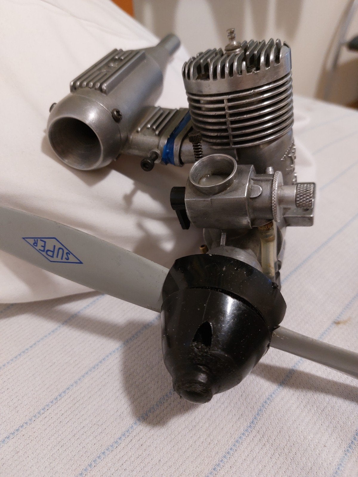 YS 60 Yamaha 9.95cc Tweetakt Nitro 1.52 pk motor Uitlaat F3A, Ophalen of Verzenden, Zo goed als nieuw, Nitro, RTF (Ready to Fly)