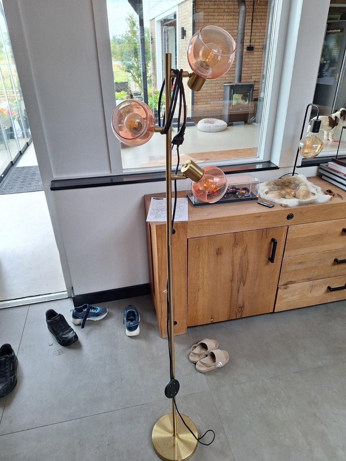 Messing Staande Lamp met 3 Roze Glazen Lampen, 230V, Ophalen, E14 (klein), Zo goed als nieuw, Glas