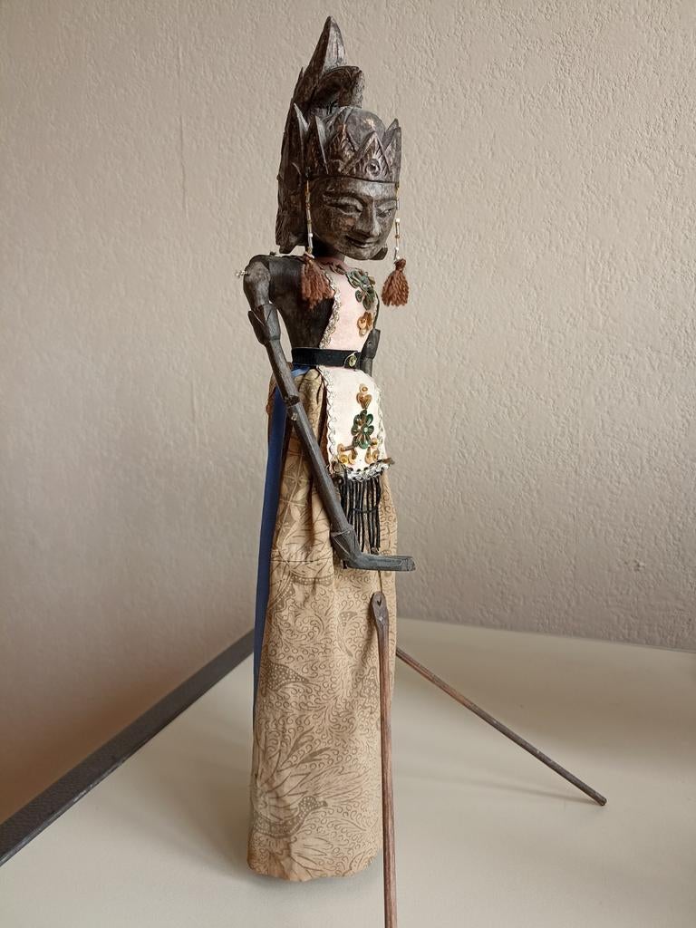 Antieke Wayang pop uit Java 47 cm met orginele kleding, Ophalen of Verzenden