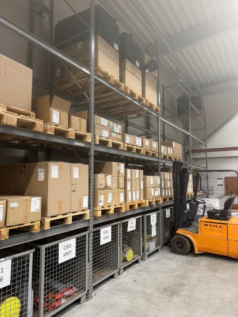 22 meter Hovuma palletstelling, 5,5 meter hoog, Ophalen, Zo goed als nieuw, Overige