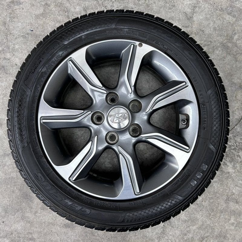 16 inch originele velgen + banden Hyundai IX20 52910-1K650, Gebruikt, -, Banden en Velgen, -