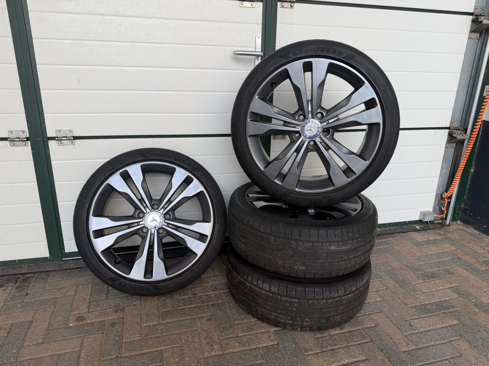 Mercedes A / C / CLA klasse Velgen | Goodyear | 225-40 R18, Ophalen, 18 inch, Gebruikt, Banden en Velgen