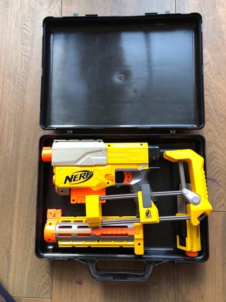 NERF Blaster RECON CS-6 - Uitbreidbaar met laserfuncties, Ophalen of Verzenden, Zo goed als nieuw