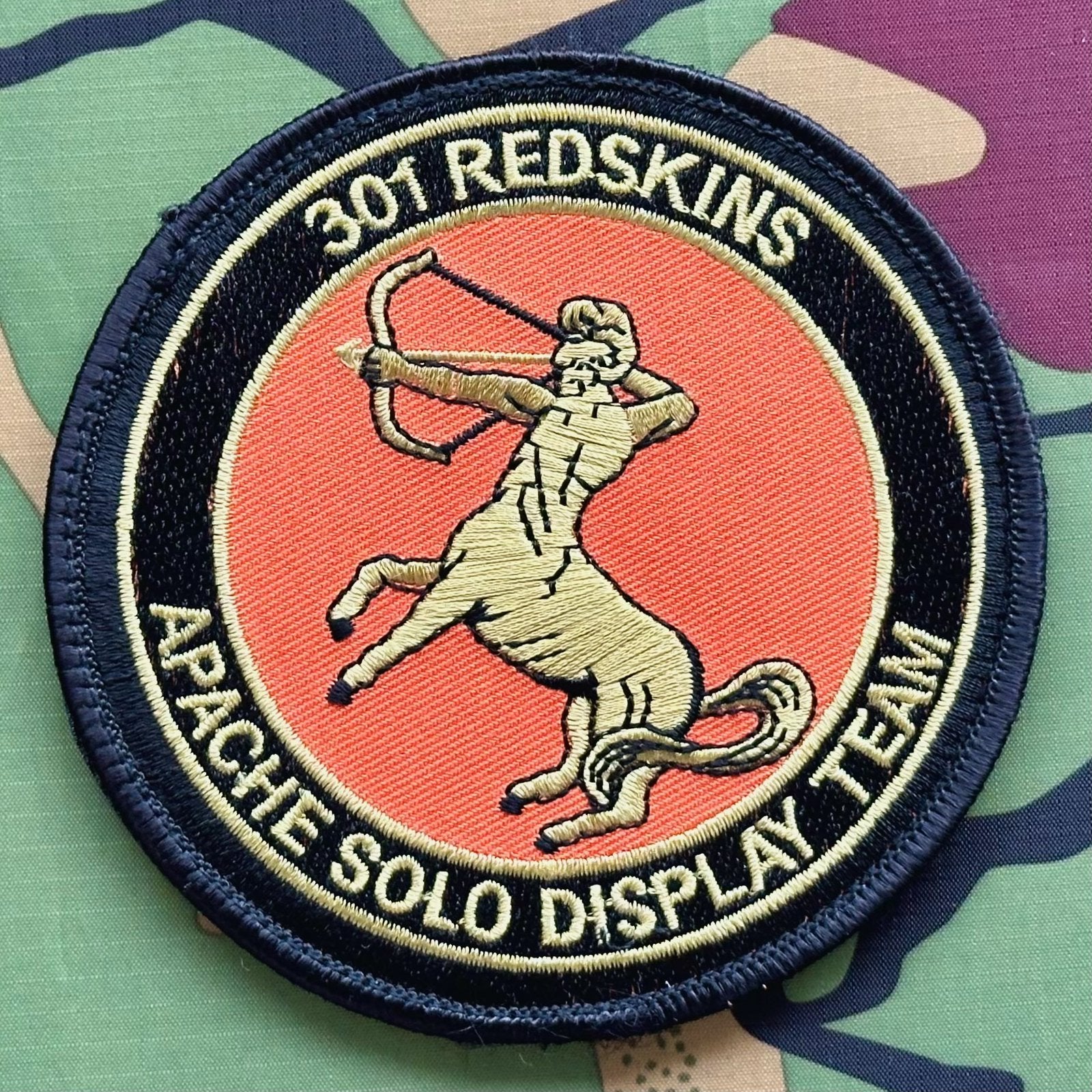 Patch RNLAF 301 SQN Apache Solo Display Team, Verzamelen, Ophalen of Verzenden, Luchtmacht, Nederland, Embleem of Badge