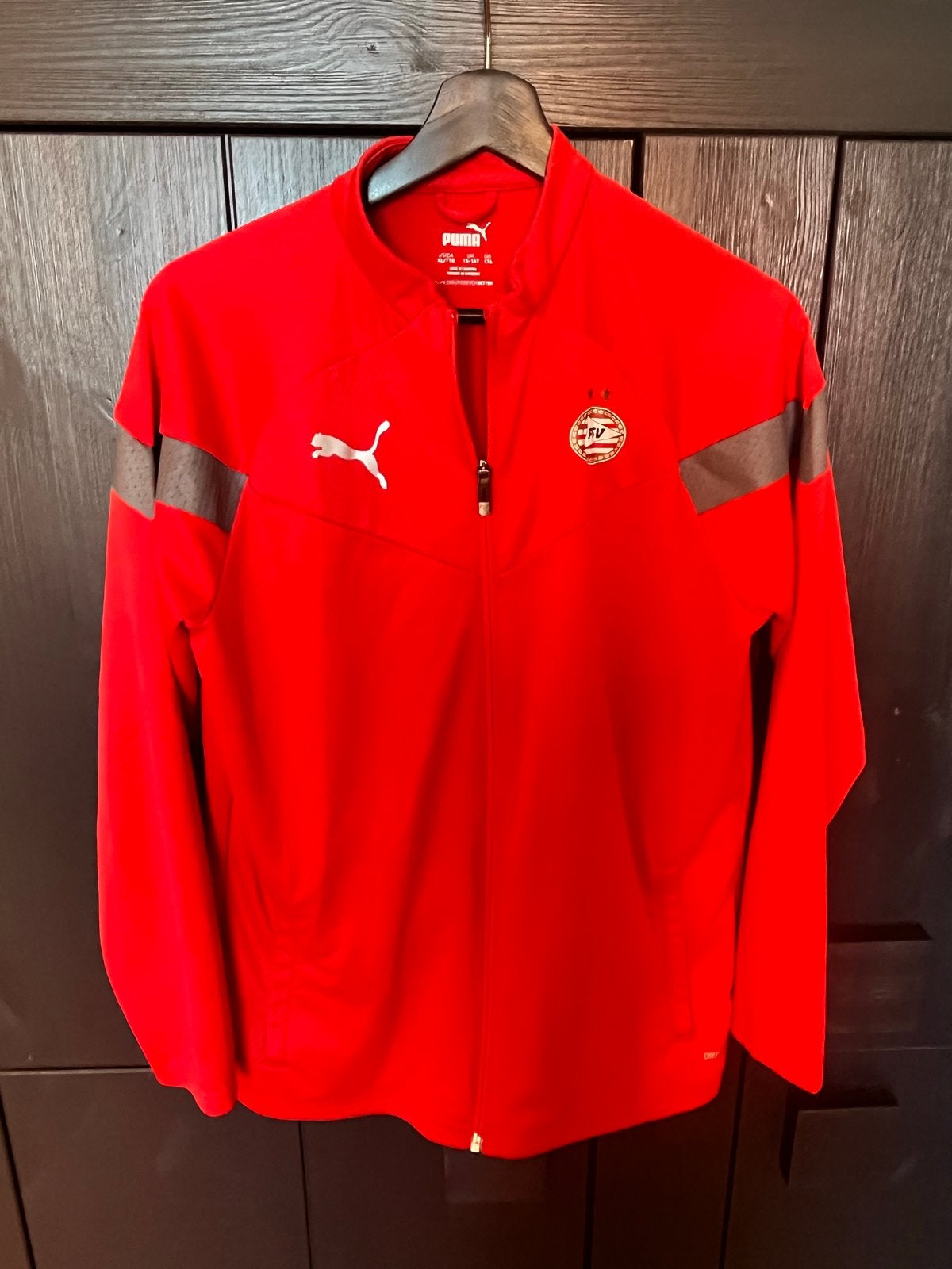 PSV Trainingspak Puma - Rood/Zwart - Maat M, Ophalen, Zo goed als nieuw, Voetbal, Meerkleurig