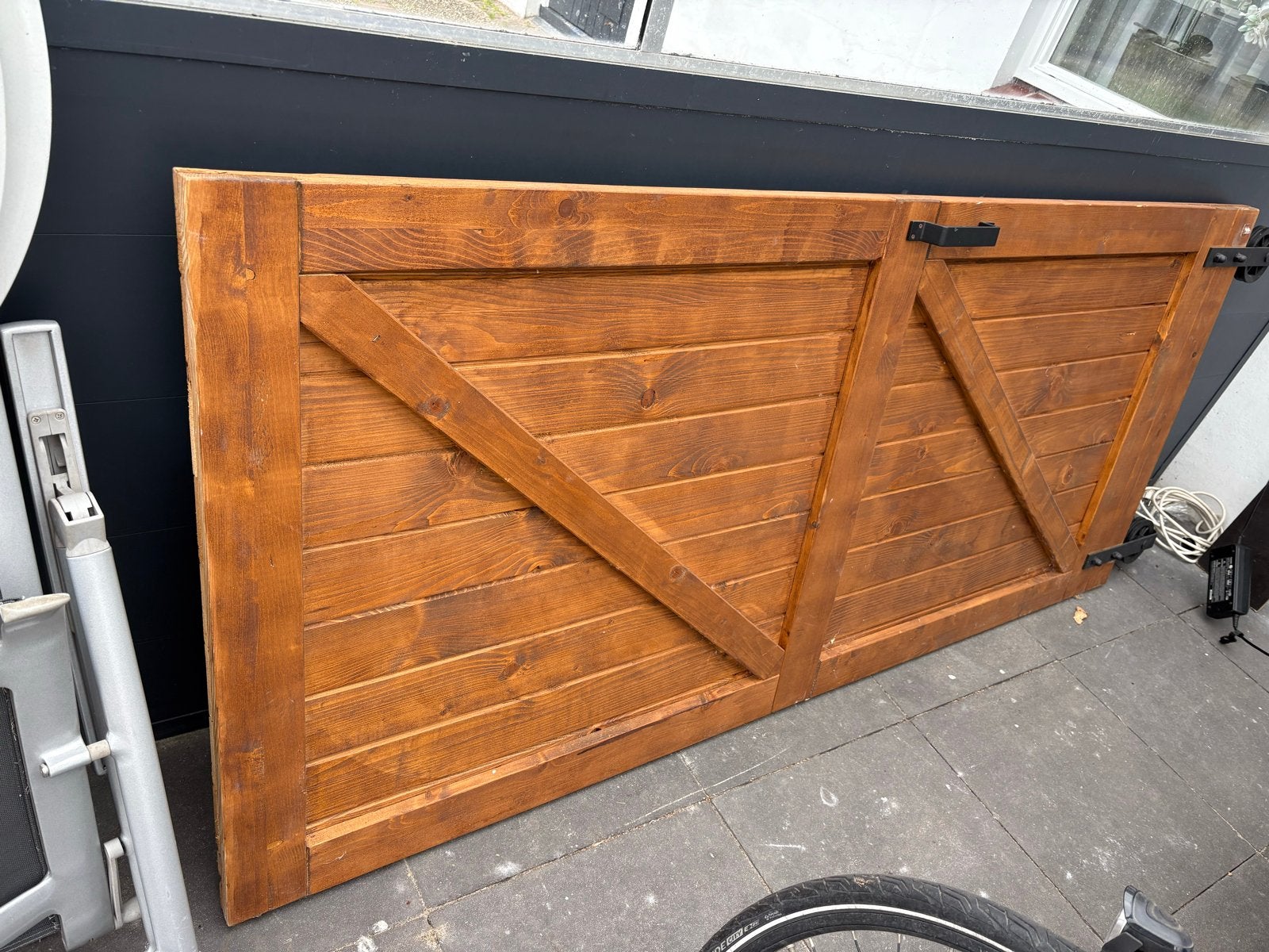 Houten schuifdeur met rails en handgreep, Ophalen, Gebruikt, 80 tot 100 cm, 215 cm of meer