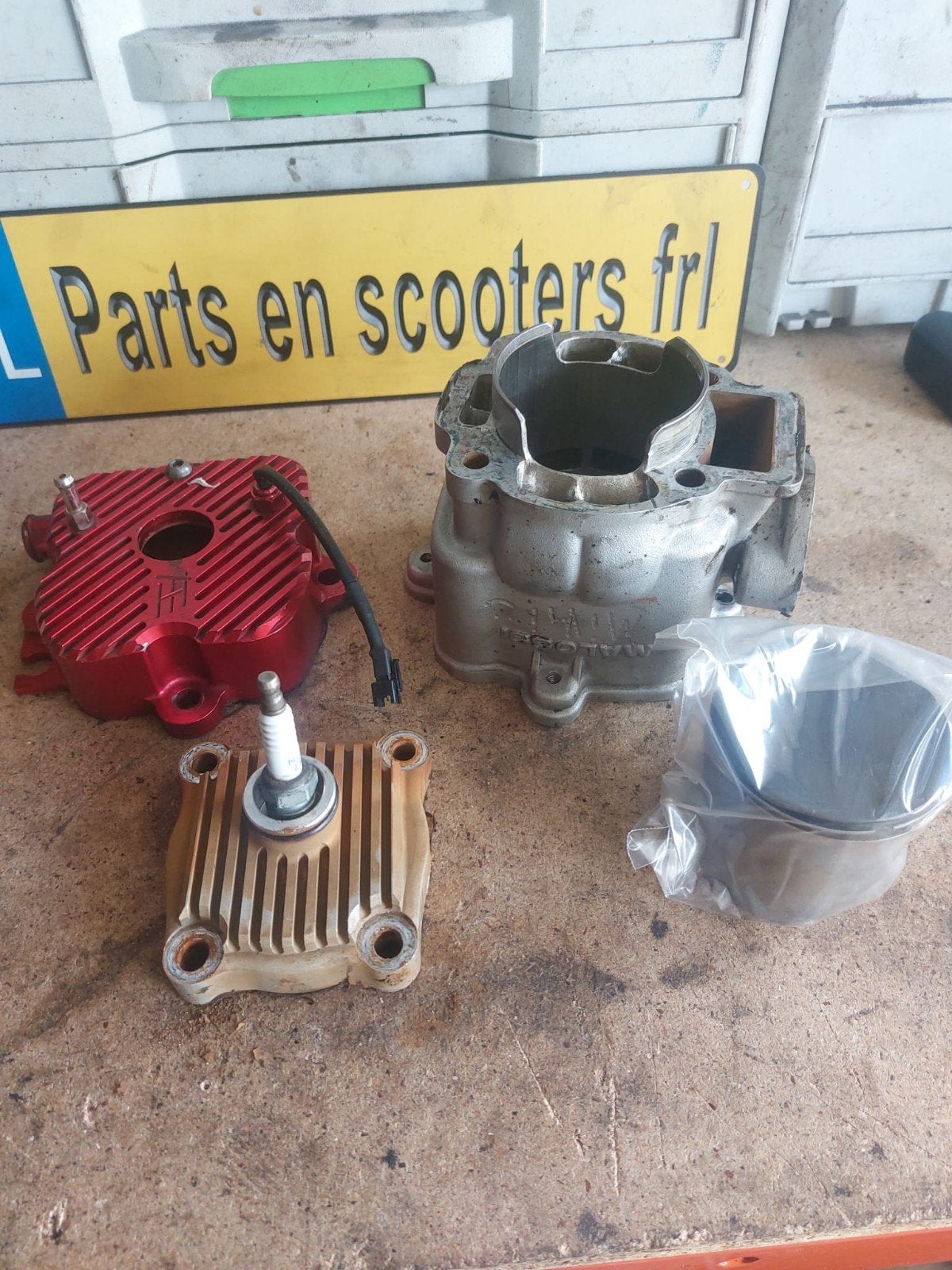 piaggio 172cc malossi stage1 ht buiten en binnenkop setje, Ophalen of Verzenden